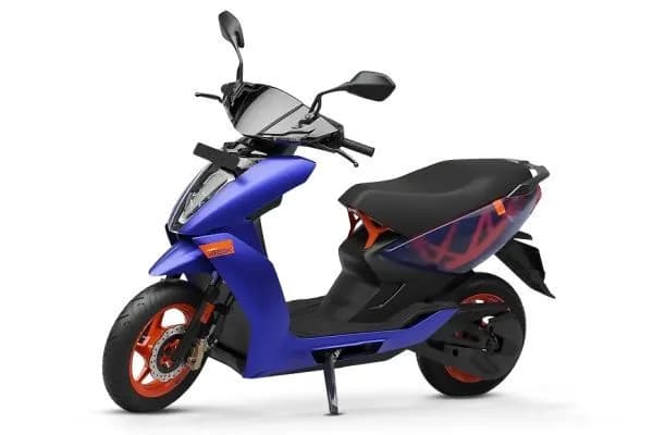 Ather 450 Apex 3.5 kWh electric scooter exterior, front three-quarter view.