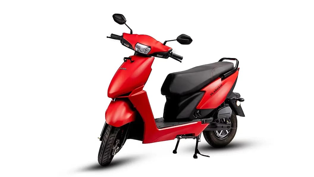 Quantum Energy Plasma XR 2.1 kWh electric scooter exterior, front three-quarter view.