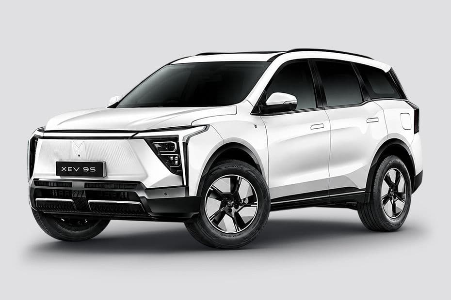 Mahindra XEV 9S Pack Two Above 79 kWh 7-Seater electric SUV exterior, front three-quarter view.