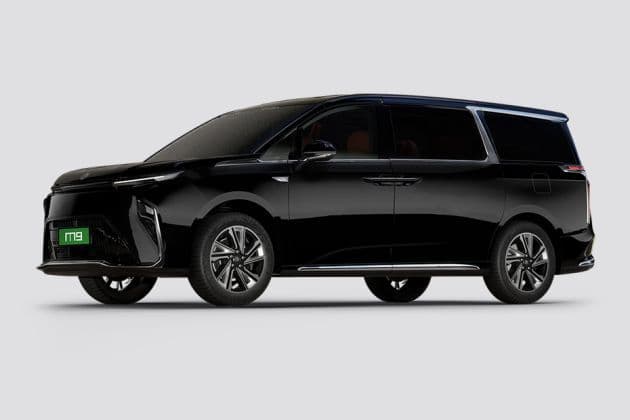 MG M9 EV 90 kWh electric MPV exterior, front three-quarter view.